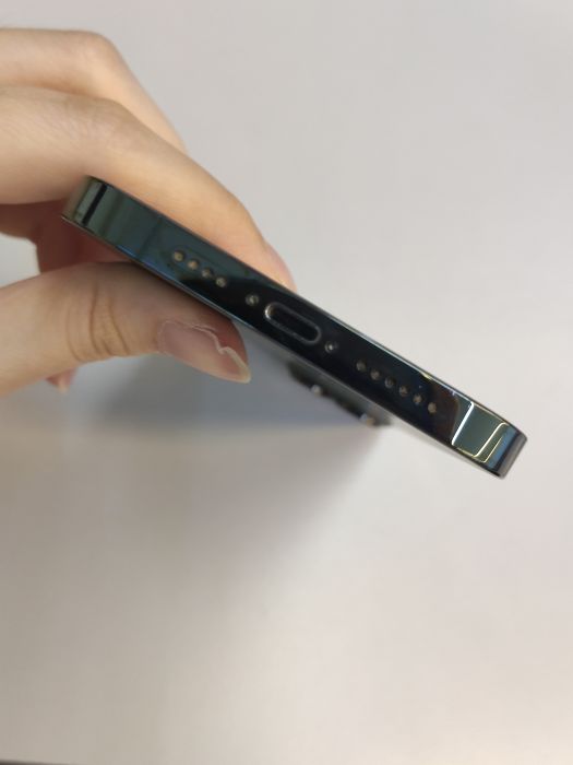 Apple iPhone 13 Pro Max — photo 7 of 10