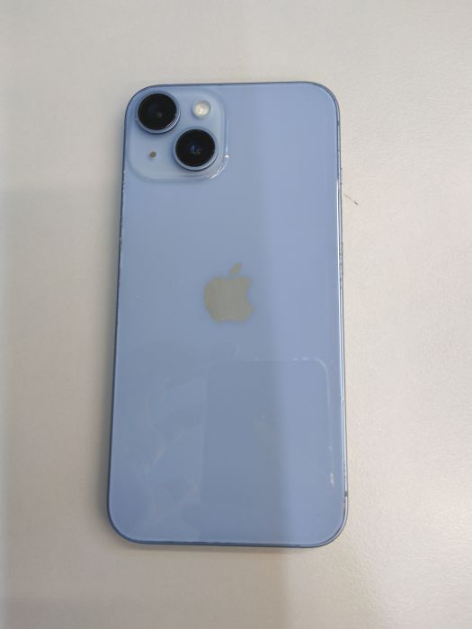 Apple iPhone 14 — photo 2 of 8