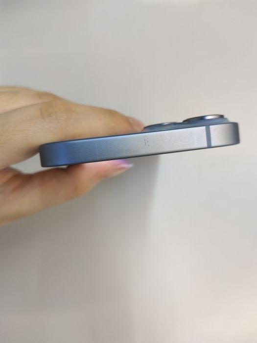 Apple iPhone 14 — photo 6 of 8