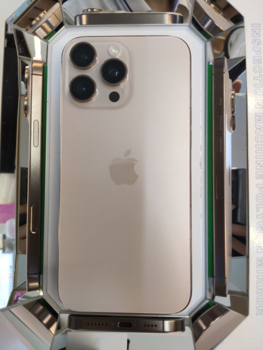 Apple iPhone 16 Pro Max — photo 2 of 10