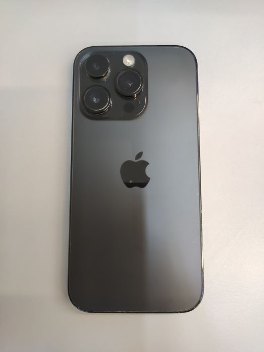 Apple iPhone 14 Pro — photo 2 of 8