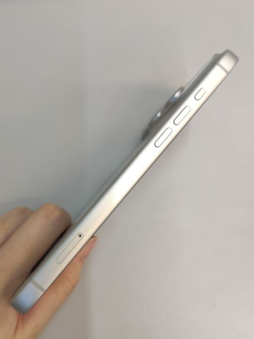 Apple iPhone 17 Pro Max — photo 5 of 10