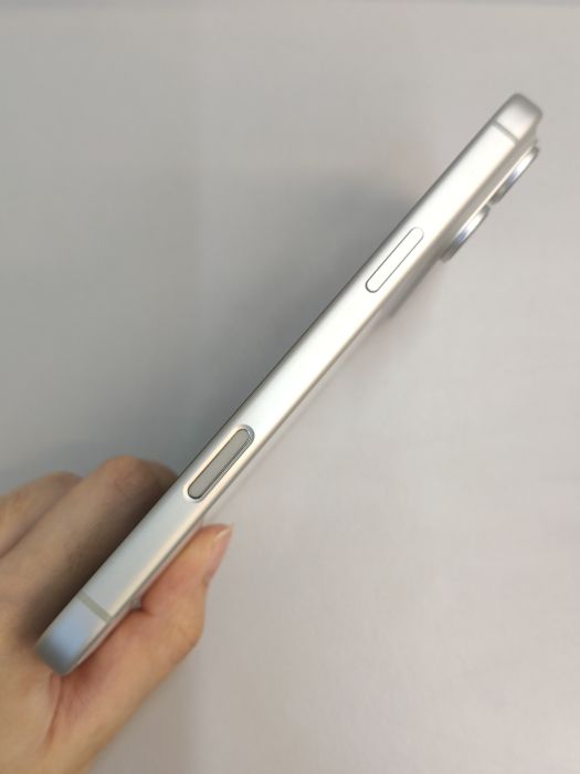 Apple iPhone 17 Pro Max — photo 6 of 10