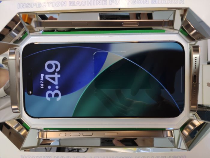 Apple iPhone 16 Pro Max — photo 3 of 10