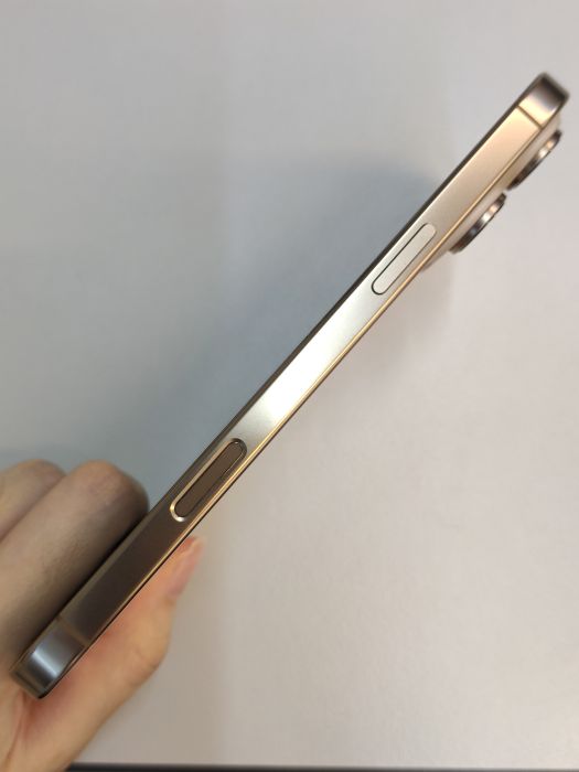 Apple iPhone 16 Pro Max — photo 6 of 10