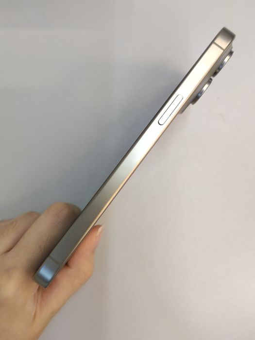 Apple iPhone 15 Pro Max — photo 6 of 10