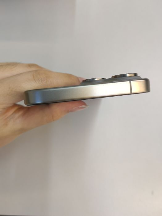 Apple iPhone 15 Pro Max — photo 8 of 10