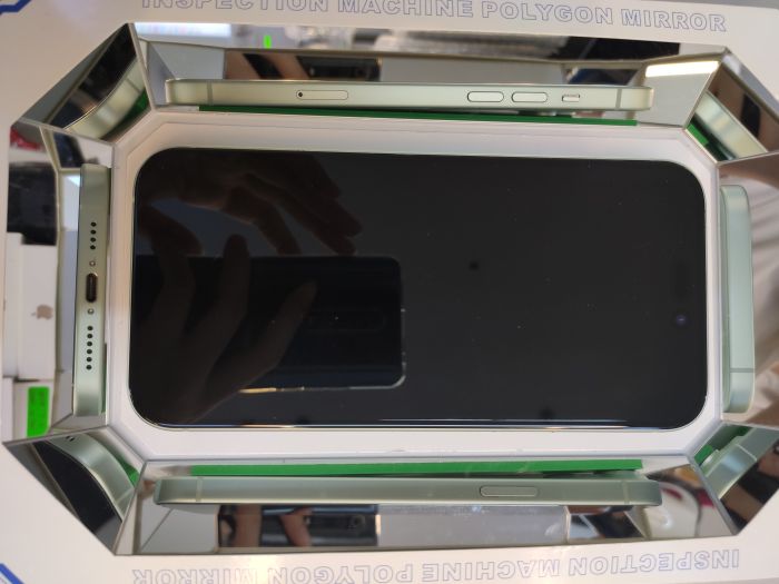 Apple iPhone 15 Plus — photo 3 of 10