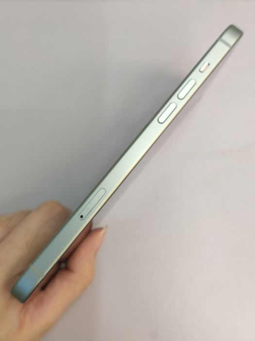 Apple iPhone 15 Plus — photo 5 of 10