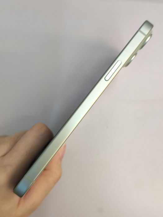 Apple iPhone 15 Plus — photo 6 of 10
