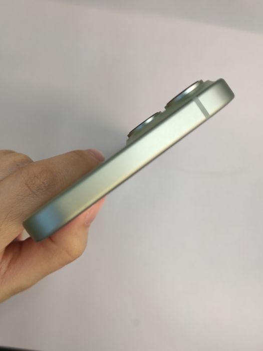 Apple iPhone 15 Plus — photo 8 of 10
