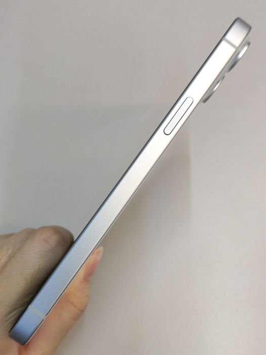 Apple iPhone 15 Plus — photo 6 of 10