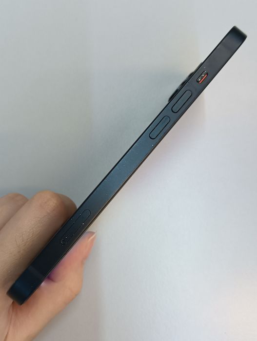Apple iPhone 13 — photo 2 of 8