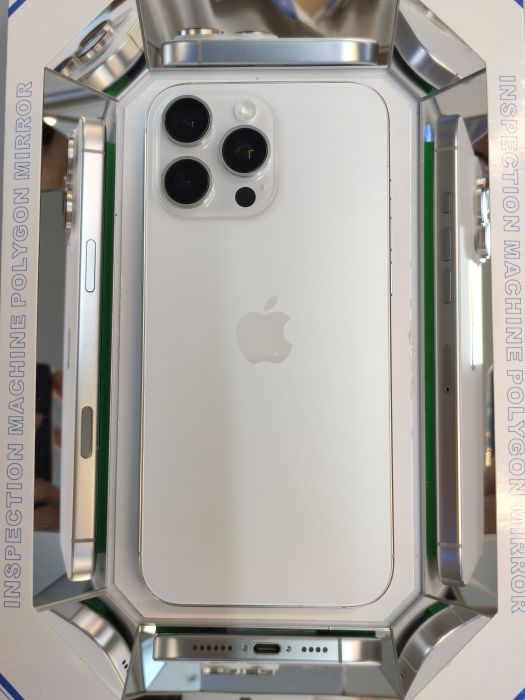 Apple iPhone 16 Pro Max — photo 10 of 10