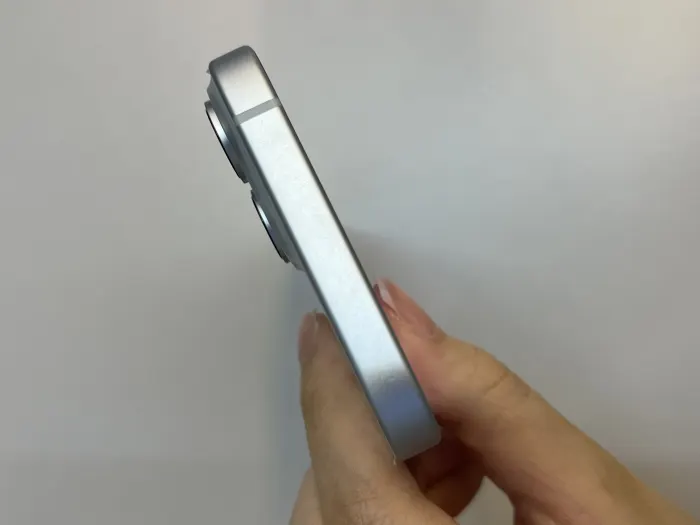Apple iPhone 15 — photo 3 of 10