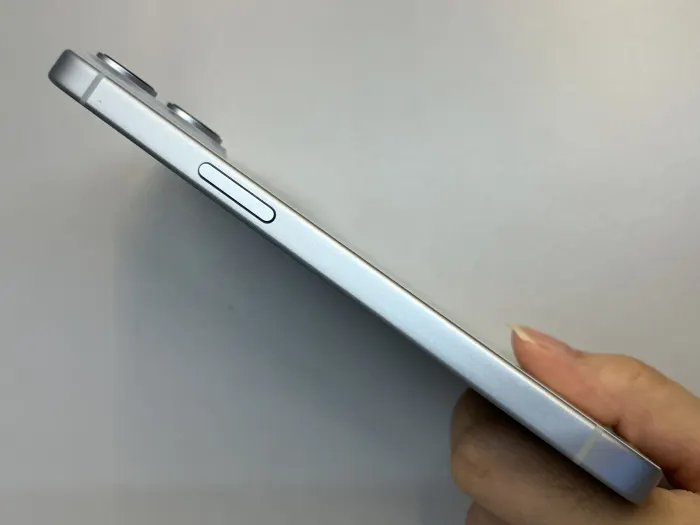 Apple iPhone 15 — photo 6 of 10