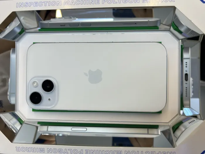 Apple iPhone 15 — photo 9 of 10