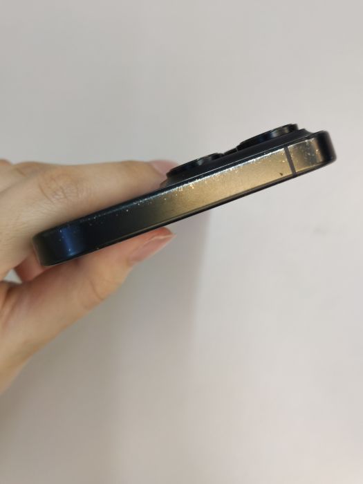 Apple iPhone 16 Pro Max — photo 5 of 8