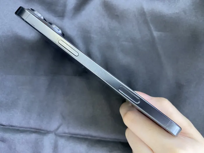 Apple iPhone 16 Pro Max — photo 5 of 10