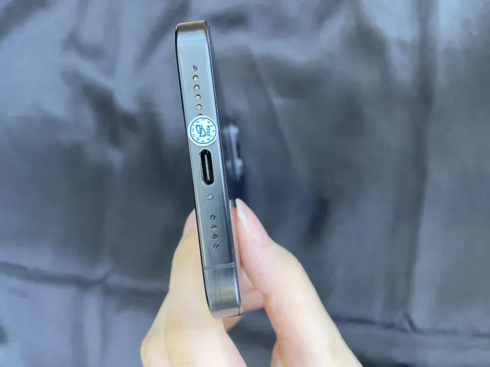 Apple iPhone 16 Pro Max — photo 6 of 10