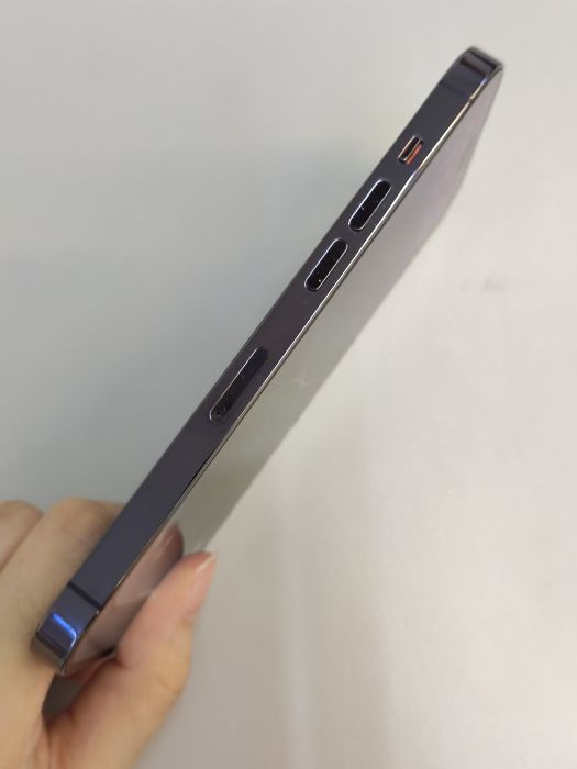 Apple iPhone 14 Pro — photo 5 of 10