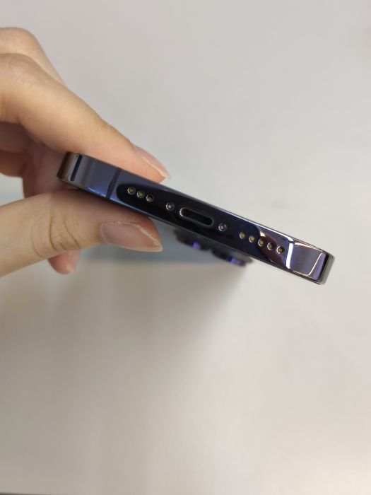 Apple iPhone 14 Pro — photo 7 of 10