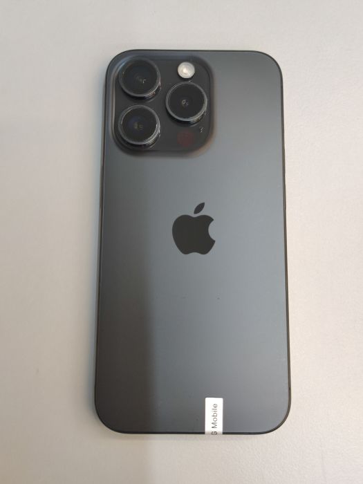 Apple iPhone 15 Pro — photo 2 of 10