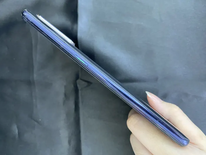 OPPO Reno 3 — photo 4 of 9