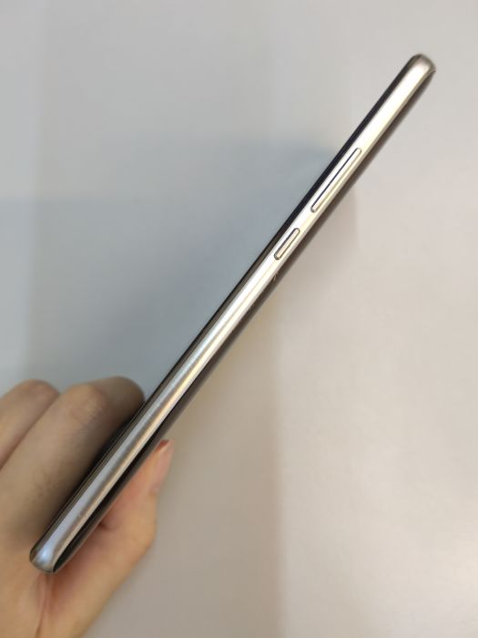 Huawei Mate 10 — photo 4 of 7