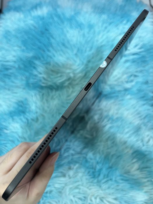 Apple iPad Pro 13-inch (M4) Wi-fi + Cellular — photo 2 of 8