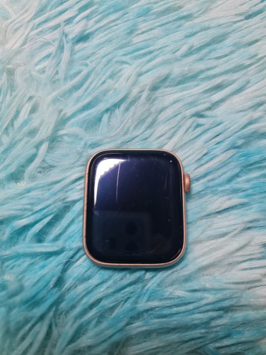 Apple Apple Watch SE (1st Gen) — photo 4 of 6