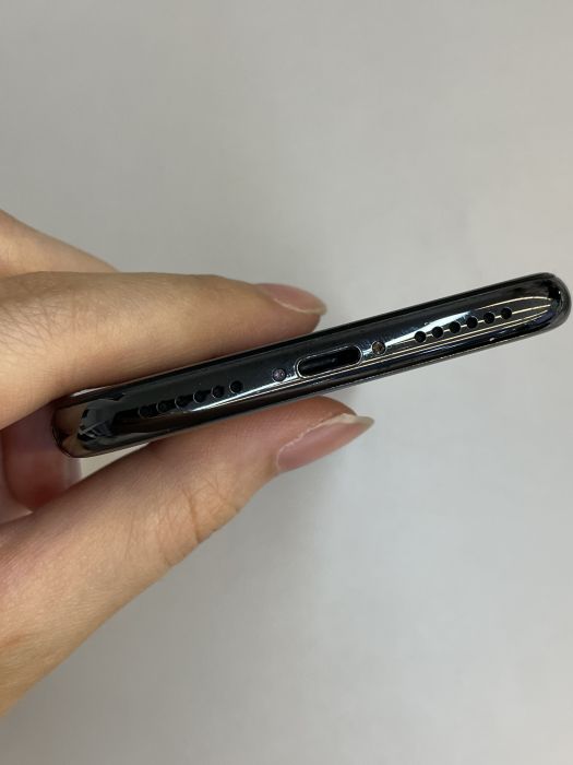 iPhone X · 2/8