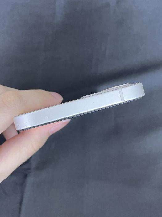 iPhone 12 · 7/11