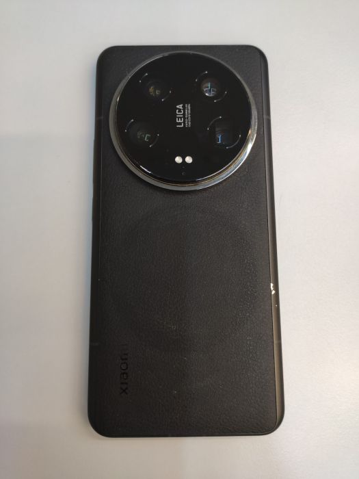 Xiaomi 14 Ultra · 5/7