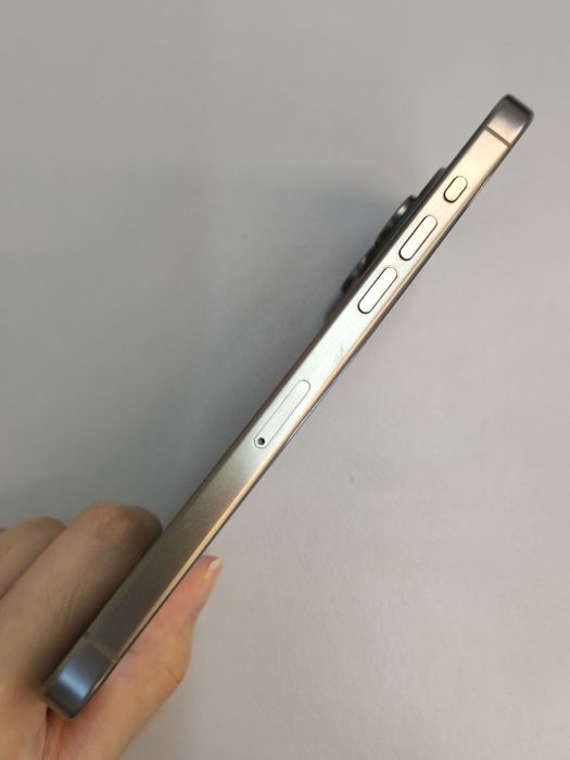 iPhone 15 Pro Max · 5/8