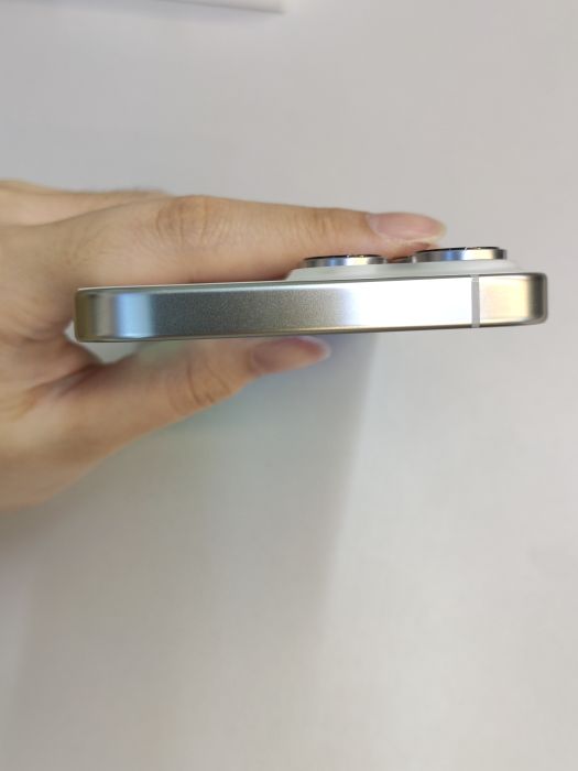 iPhone 16 Pro Max · 5/6