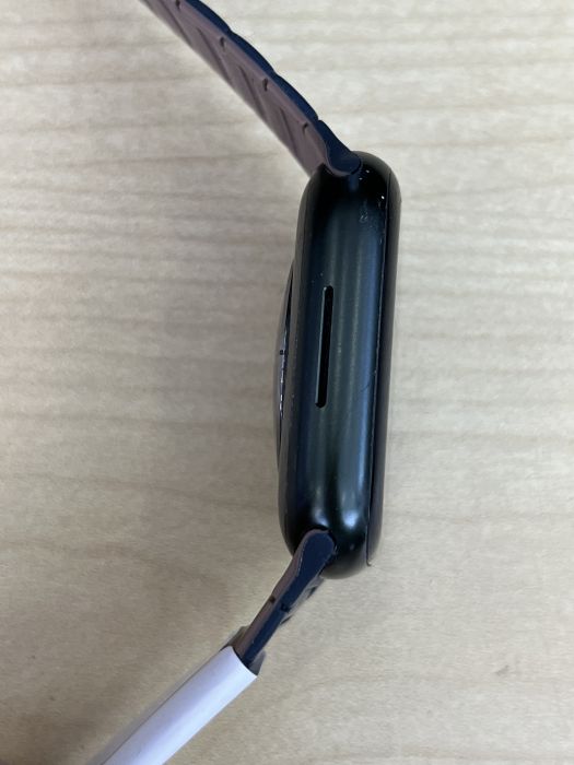 Apple Watch S7 45mm · 2/8