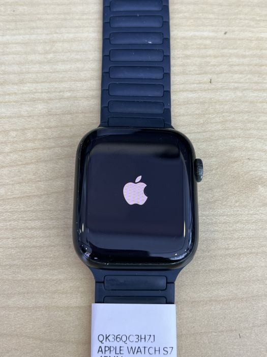 Apple Watch S7 45mm · 7/8