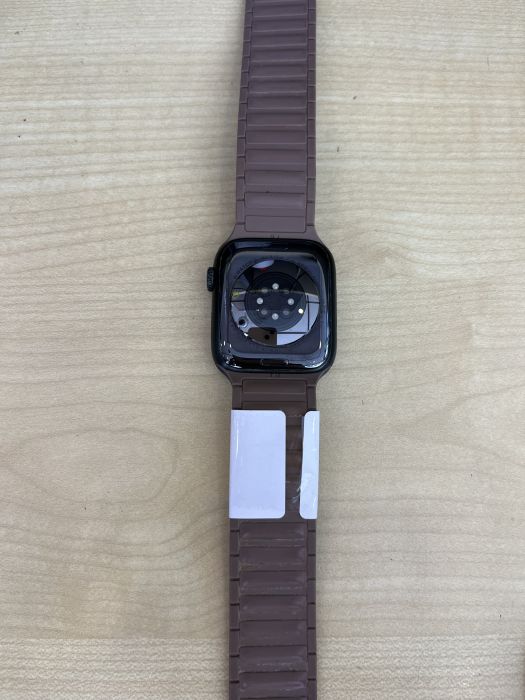 Apple Watch S7 45mm · 8/8