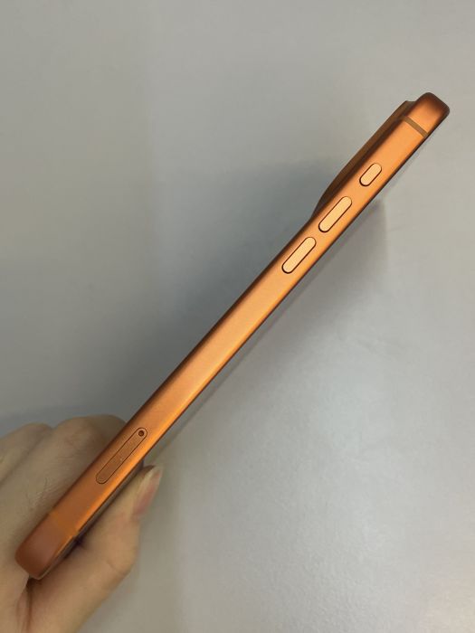 iPhone 17 Pro Max · 2/9