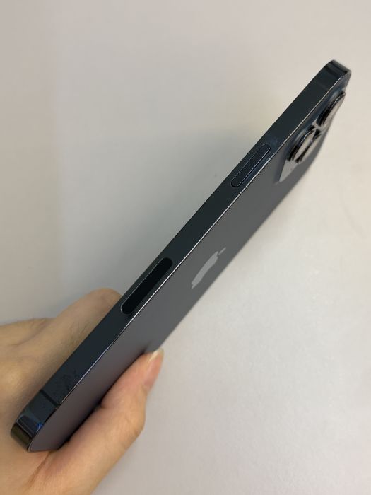 iPhone 12 Pro Max · 3/10