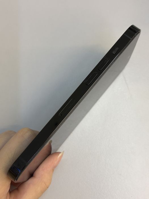 iPhone 14 Pro · 2/9