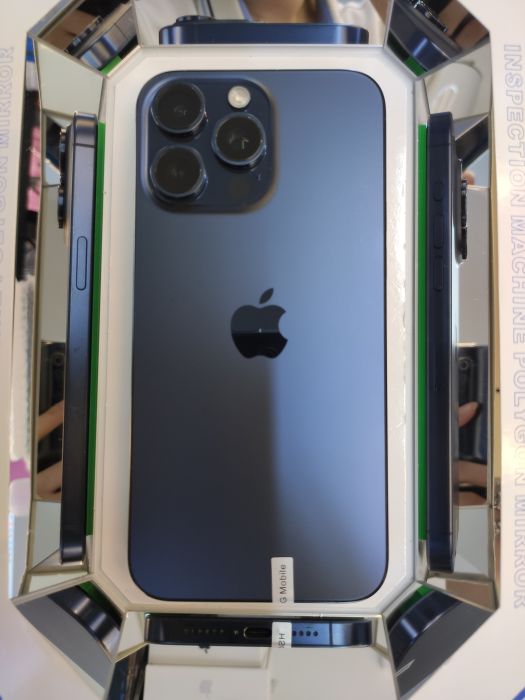 iPhone 15 Pro Max · 2/11
