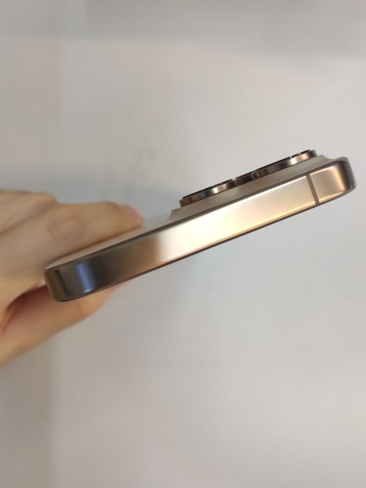 iPhone 16 Pro Max · 7/8