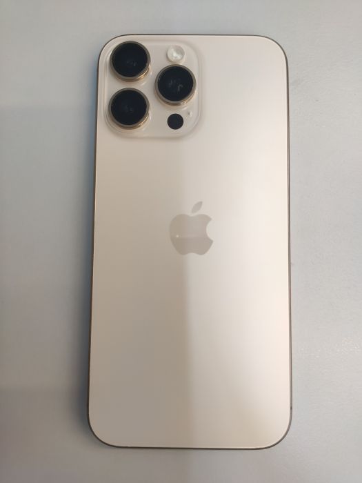 iPhone 16 Pro Max · 3/8