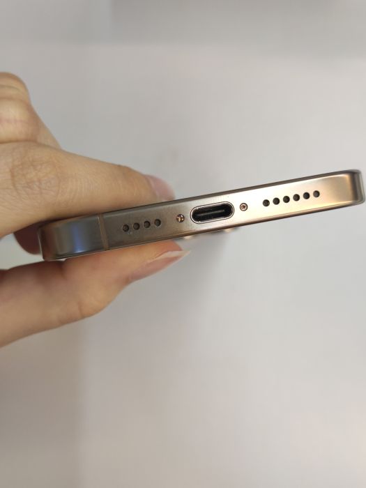 iPhone 16 Pro Max · 6/8
