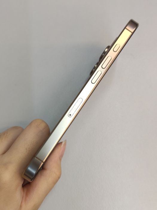 iPhone 16 Pro · 4/8