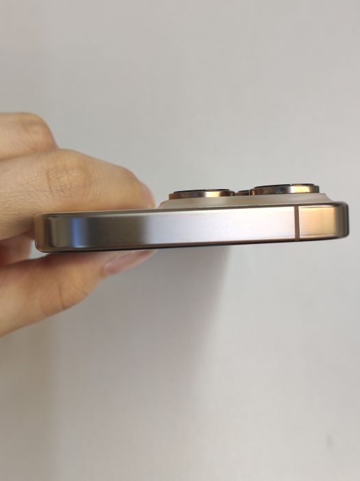 iPhone 16 Pro · 7/8