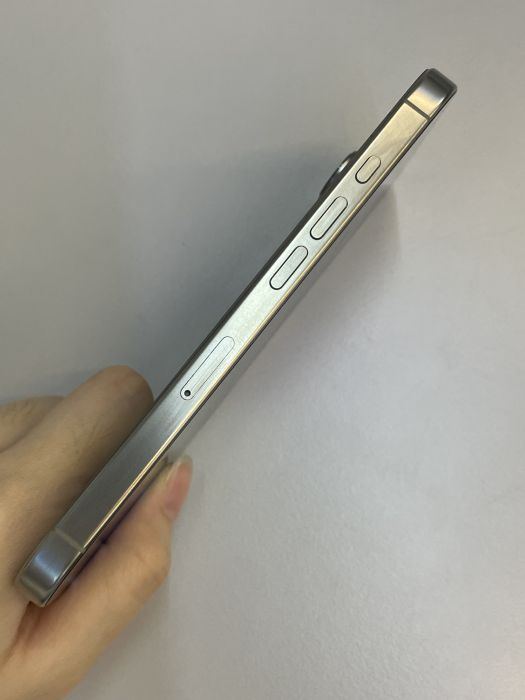 iPhone 16 Pro · 2/9
