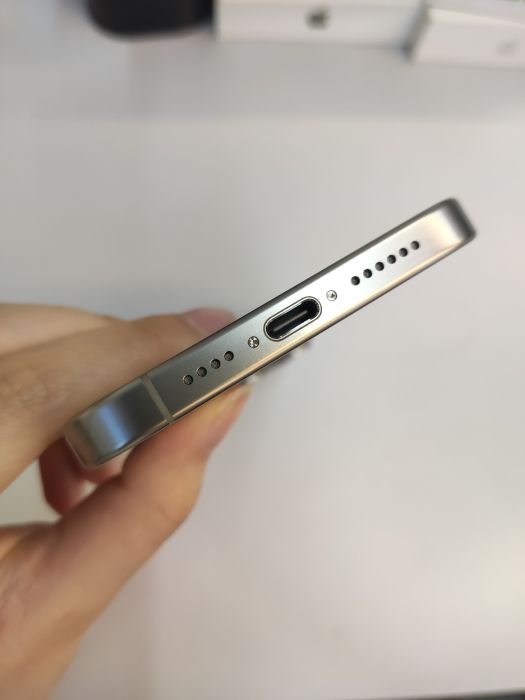 iPhone 15 Pro Max · 6/8